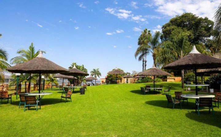 The Holiday House Harties Hartbeespoort Eksteriør billede